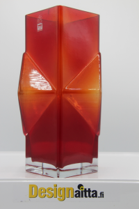 Erkki-Tapio Siiroinen, Siiroisen, Kasper, Maljakko, Designlasi, Veturipullo, Pullo, Taidelasi, Finiss art glass, Designlasi, riihimäen, Riihimäki