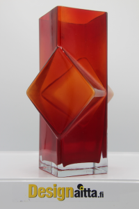 Erkki-Tapio Siiroinen, Siiroisen, Kasper, Maljakko, Designlasi, Veturipullo, Pullo, Taidelasi, Finiss art glass, Designlasi, riihimäen, Riihimäki