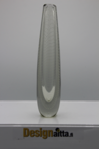 Gunnel Nyman, Nymanin, Riihimäen, Riihimäki, Helminauha, Kalla, Simpukka, Piikkimuotti, Nuutajärvi, Designaitta, Nuutajarvi, Notsjo, Notsjö, Taidelasi, Designlasi, Finnish art glass, Malja