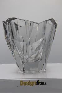 Tapio Wirkkala, Wirkkalan, Jäänsärö, Viivahiottu, Kanttarelli, Tokio, Jäävuori, Kristalli,, Designaitta, Skandinaviadesign,Iittala, Iittlan, Ovalis, Taidelasi, Designlasi, Designaitta,  Finnish art glass, Jäävuori, Kristalli, viivahiottu