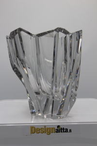 Tapio Wirkkala, Wirkkalan, Jäänsärö, Viivahiottu, Kanttarelli, Tokio, Jäävuori, Kristalli,, Designaitta, Skandinaviadesign,Iittala, Iittlan, Ovalis, Taidelasi, Designlasi, Designaitta,  Finnish art glass, Jäävuori, Kristalli, viivahiottu