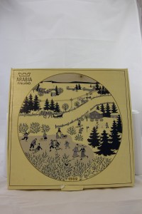 Arabia, Arabian,Joululautanen, Seinälautanen, Uosikkinen, Uosikkisen,Skandinaviadesign, Designaitta, Seinataulu, Lampetti, Muumimuki, Muumikello Keramiikka, Kaipiainen, Kaipiaisen, Muumi,  鸟,  玻璃鸟, ガラスの鳥,  玻璃鸟,  托伊卡, トイッカ,, アートグラス,  艺术玻璃, 花瓶, 花瓶,  装飾ガラス,