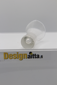 Tapio Wirkkala, Wirkkalan, Jäänsärö, Viivahiottu, Kanttarelli, Tokio, Jäävuori, Kristalli,, Designaitta, Skandinaviadesign,Iittala, Iittlan, Ovalis, Taidelasi, Designlasi, Designaitta,  Finnish art glass, Jäävuori, Kristalli, viivahiottu