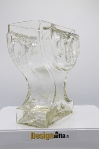 Tynell, Tynelin, aurinkopullo, emma, ahkeraliisa, Designaitta,aitanlukko, kaappikello, piironki, maljakko, Riihimäen lasi, Riihimäki, Riihimaen, Riihimaen, Finnishs art glass, Taidelasi, Designlasi, Maljakko
